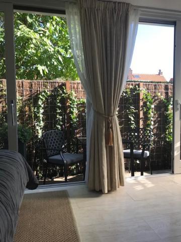 Souterrain Zuid-Duinen -Free Parking Apartment Зандвоорт Екстериор снимка